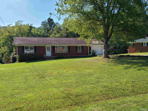 1747 Riverside Dr Hillsborough, NC 27278