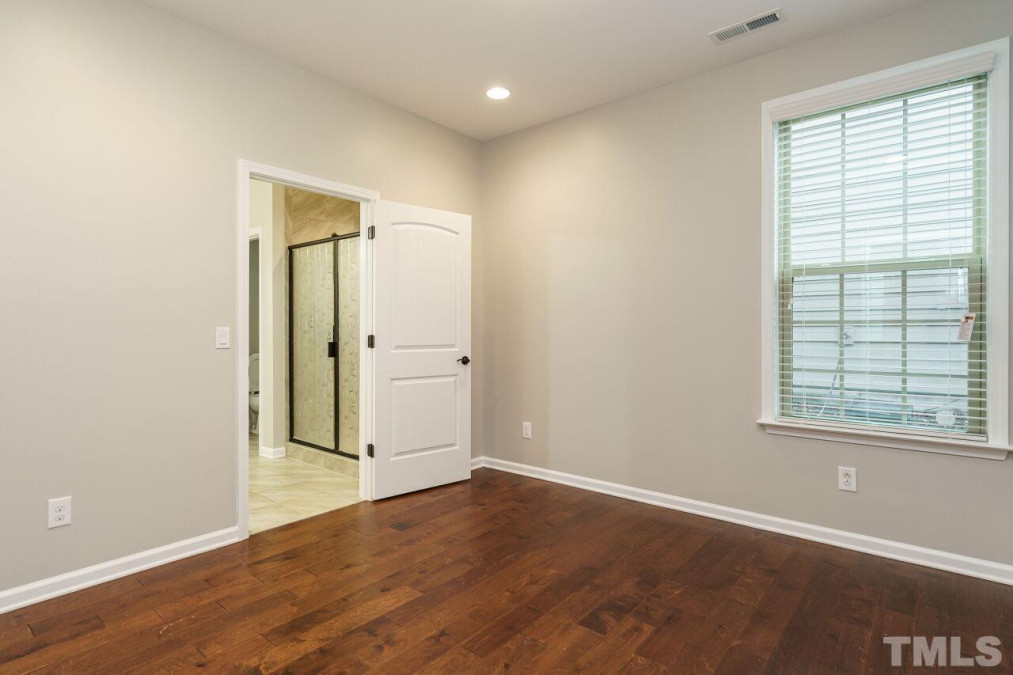 1404 Pulitzer Ln Durham, NC 27703