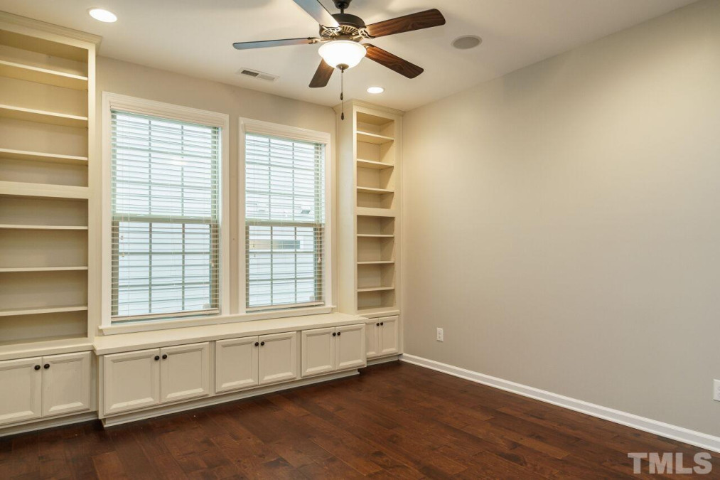 1404 Pulitzer Ln Durham, NC 27703