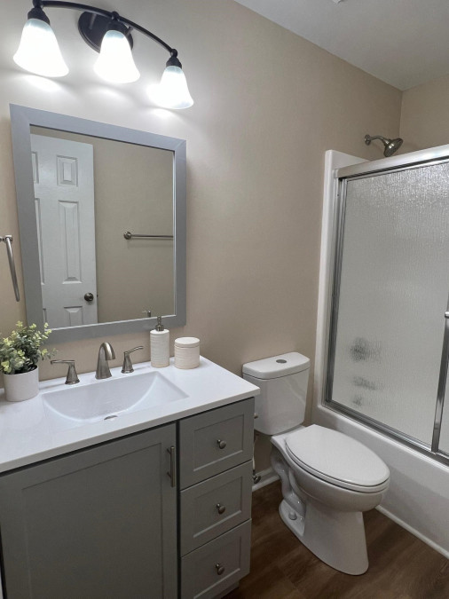 4721 Poplar Ln Hillsborough, NC 27278