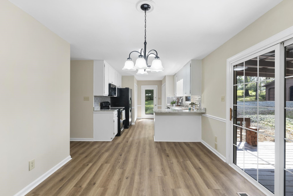 4721 Poplar Ln Hillsborough, NC 27278