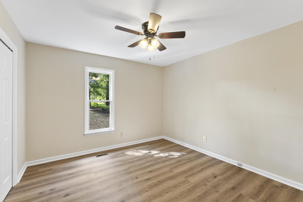 4721 Poplar Ln Hillsborough, NC 27278