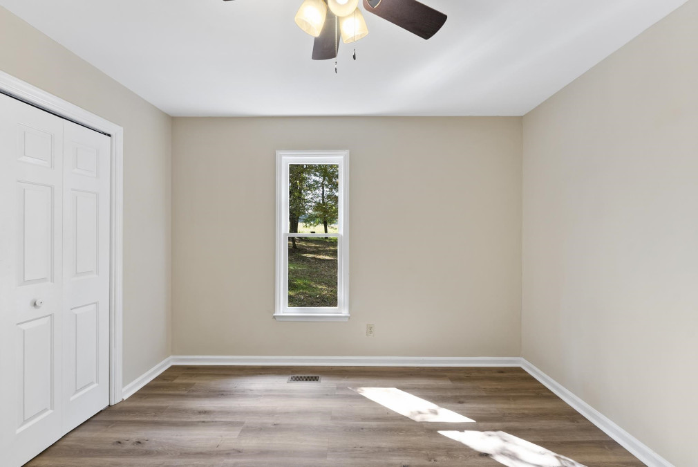 4721 Poplar Ln Hillsborough, NC 27278
