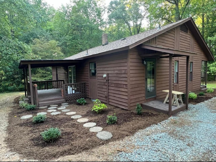 4721 Poplar Ln Hillsborough, NC 27278