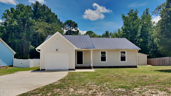 3403 Masters Dr Hope Mills, NC 28348