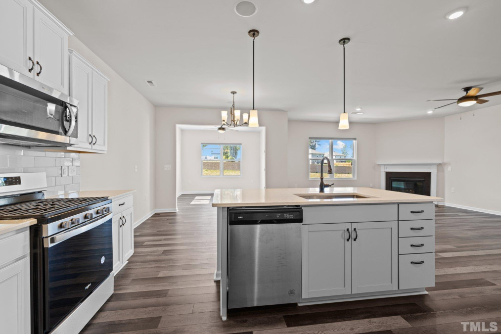 1843 Streamsong Cir Fuquay Varina, NC 27526