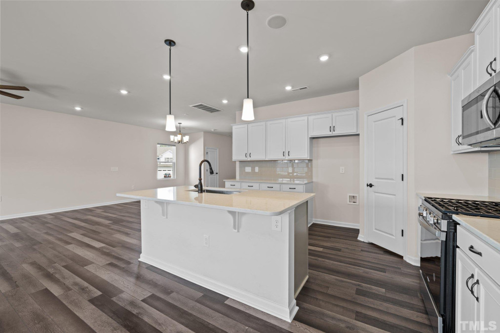 1843 Streamsong Cir Fuquay Varina, NC 27526