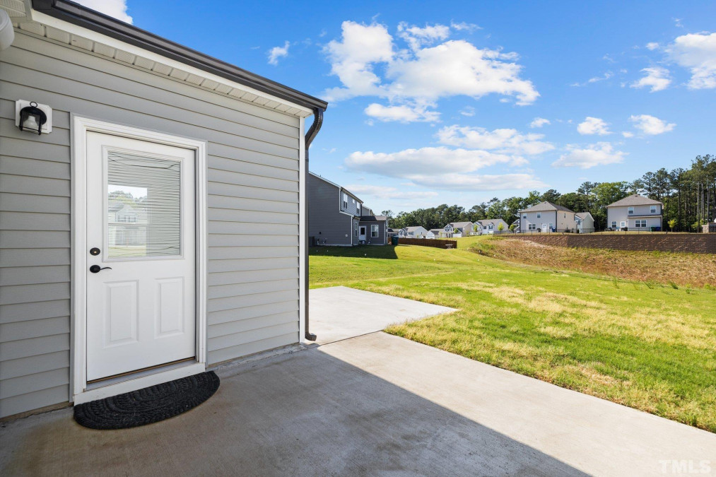 1843 Streamsong Cir Fuquay Varina, NC 27526