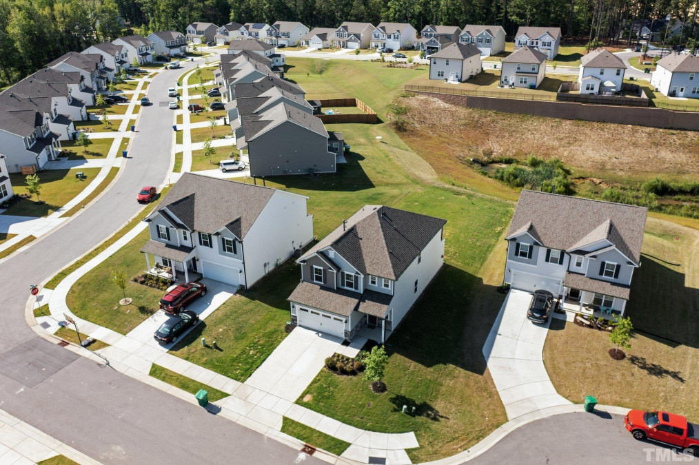 1843 Streamsong Cir Fuquay Varina, NC 27526