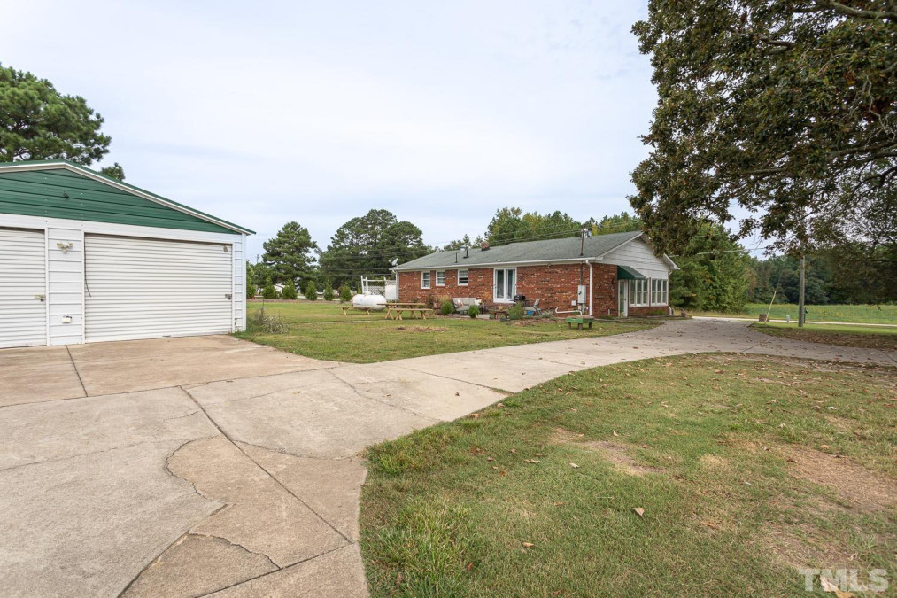 1240 Darius Pearce Rd Youngsville, NC 27596