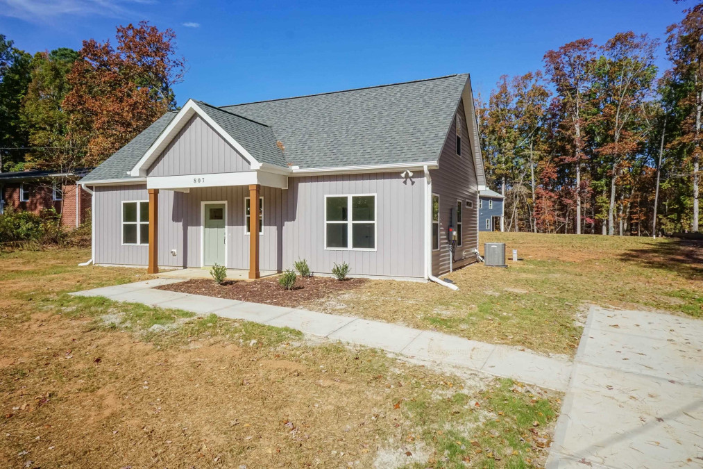 807 Clearwater Dr Sanford, NC 27330