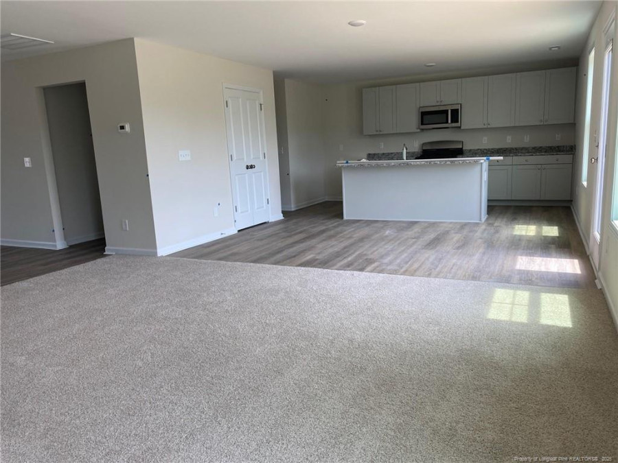 2137 Purebred Cir Hope Mills, NC 28348