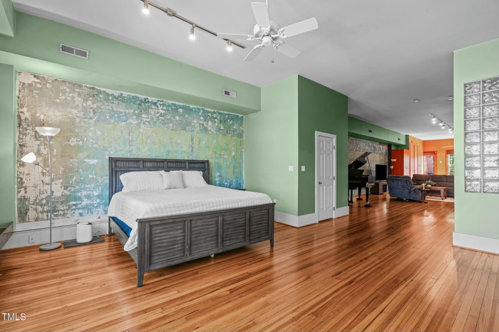 323 Main St Durham, NC 27701