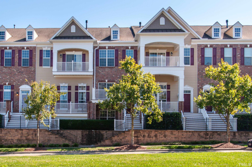 9221 Calabria Dr Raleigh, NC 27617