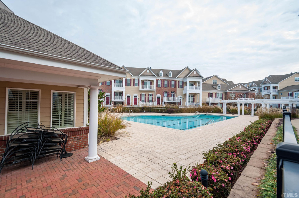 9221 Calabria Dr Raleigh, NC 27617