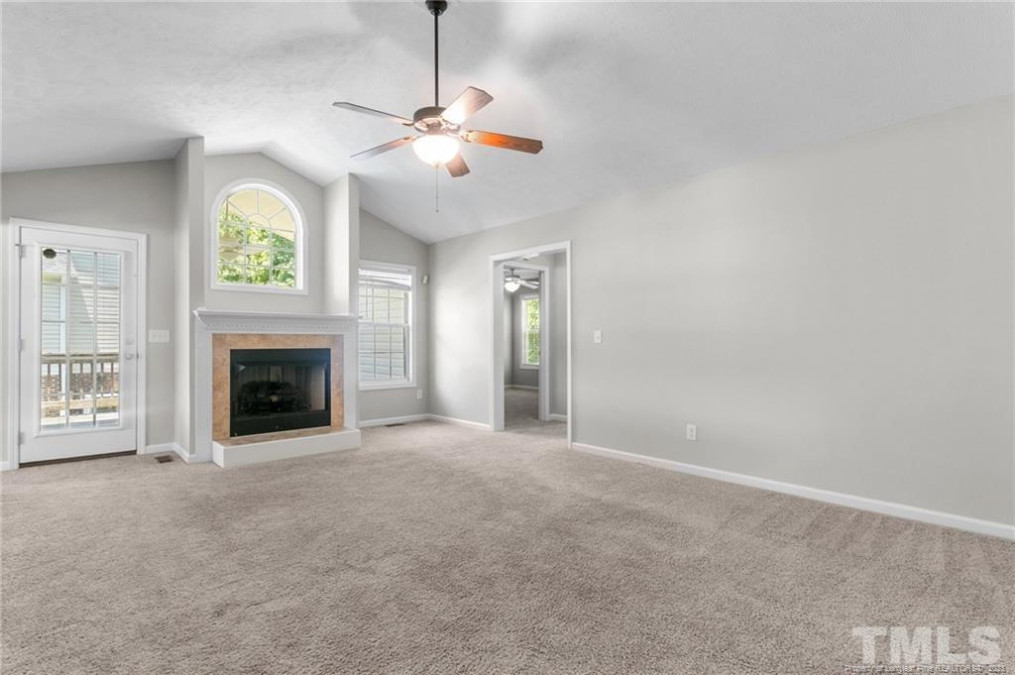 1140 Arailia Dr Fayetteville, NC 28314