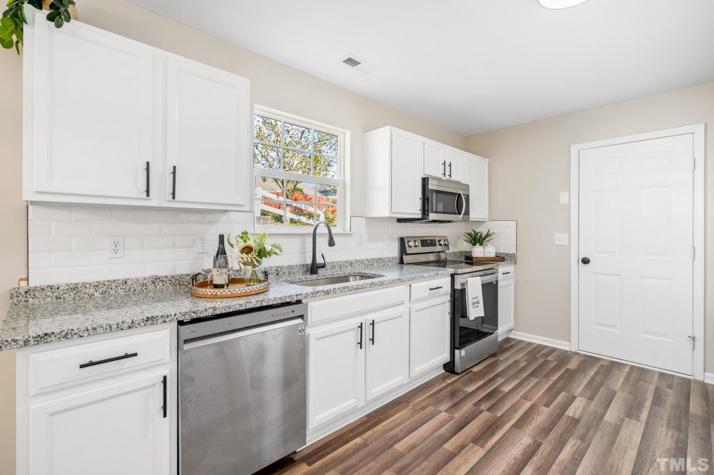 1773 Whitbrook Ct Fuquay Varina, NC 27526