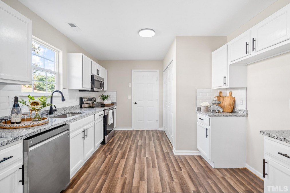 1773 Whitbrook Ct Fuquay Varina, NC 27526