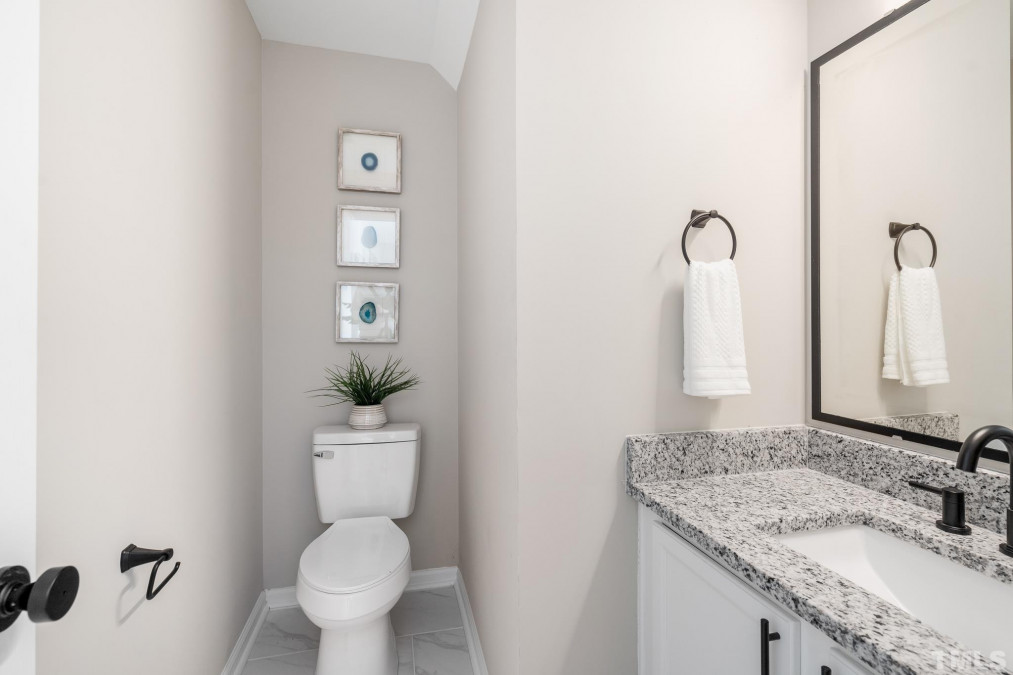 1773 Whitbrook Ct Fuquay Varina, NC 27526
