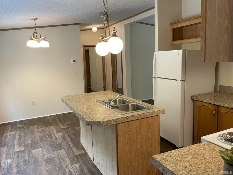 2562 Holly Brook Dr Burlington, NC 27217