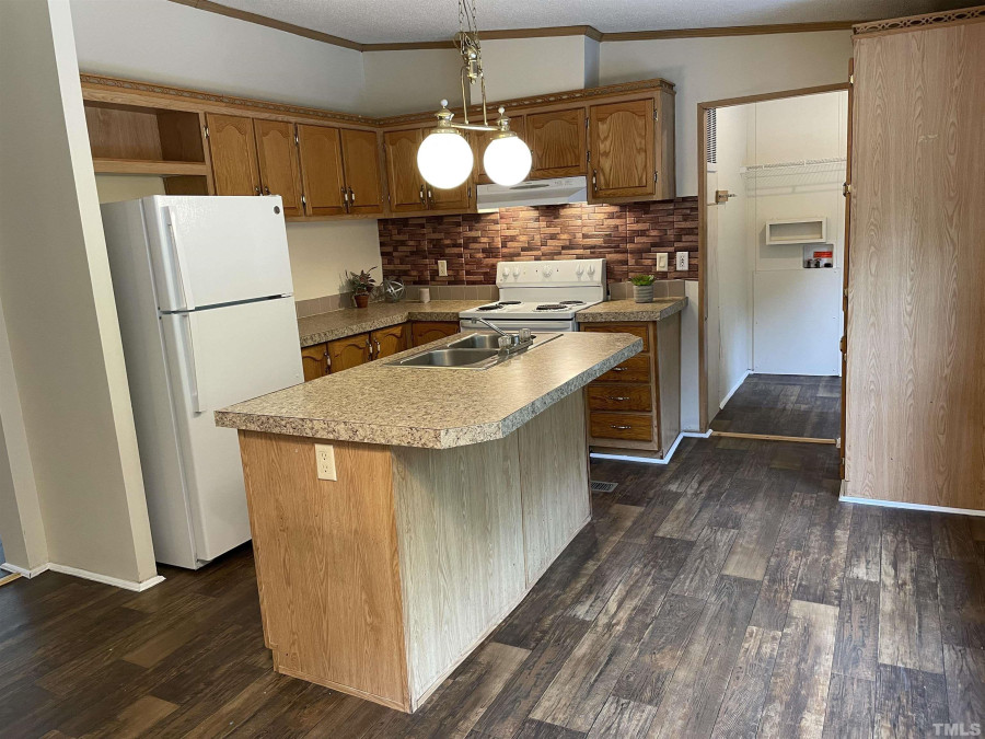 2562 Holly Brook Dr Burlington, NC 27217