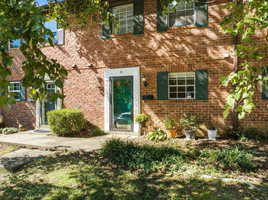 1209 Manassas Ct Raleigh, NC 27609