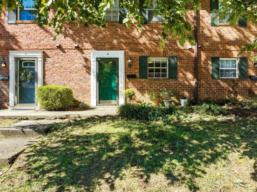 1209 Manassas Ct Raleigh, NC 27609