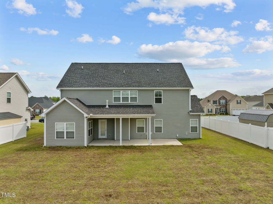 2752 Chalet Cir Winterville, NC 28590