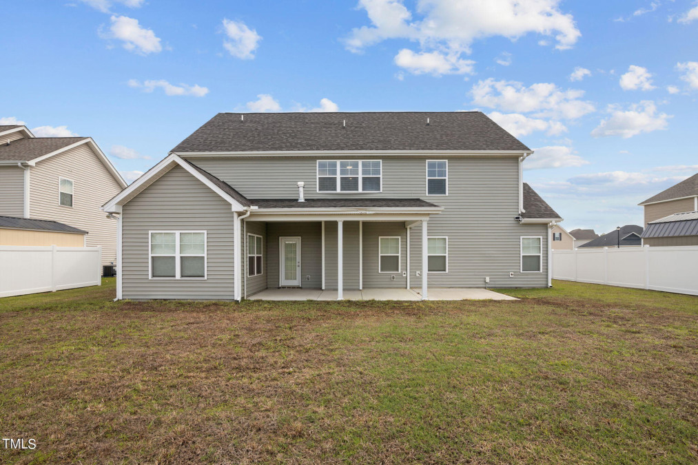 2752 Chalet Cir Winterville, NC 28590