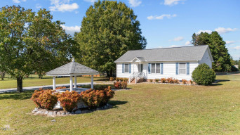 49 Baysprings Ct Willow Springs, NC 27592