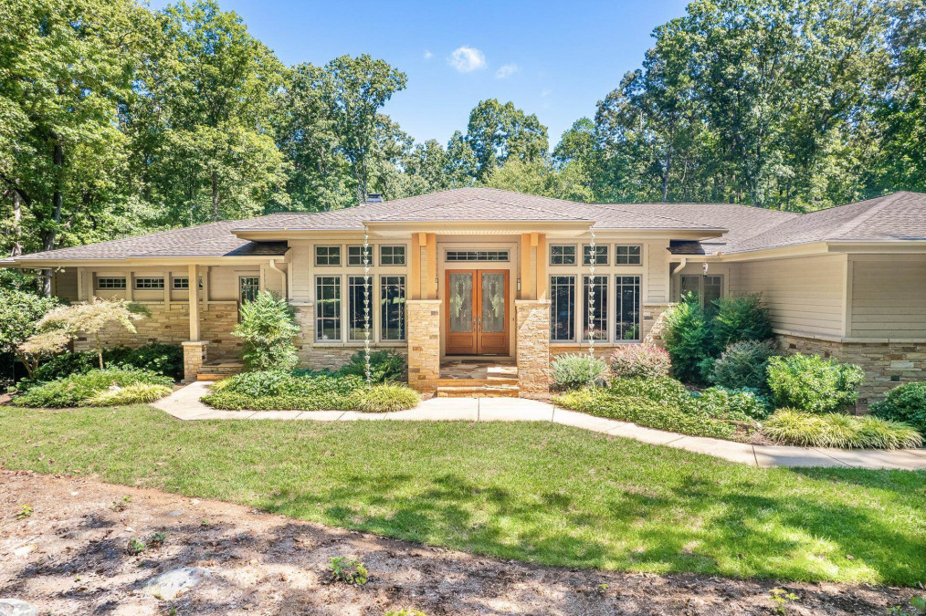 410 Woodgate Dr Chapel Hill, NC 27516
