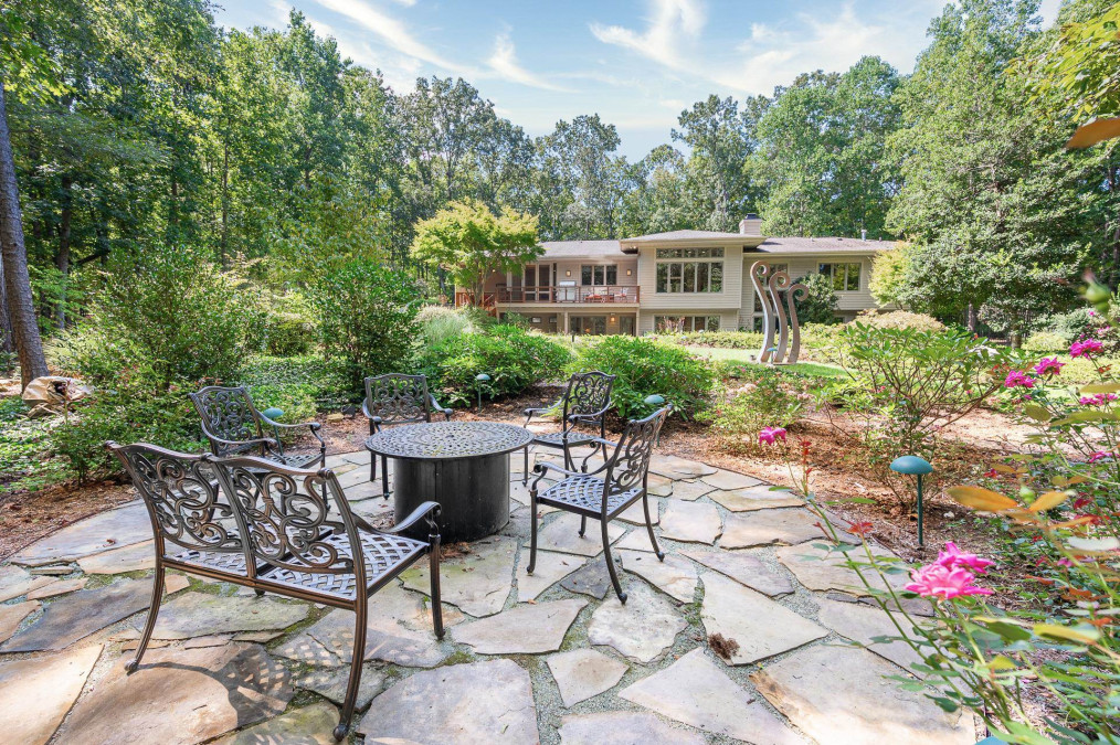 410 Woodgate Dr Chapel Hill, NC 27516