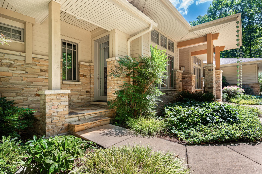410 Woodgate Dr Chapel Hill, NC 27516