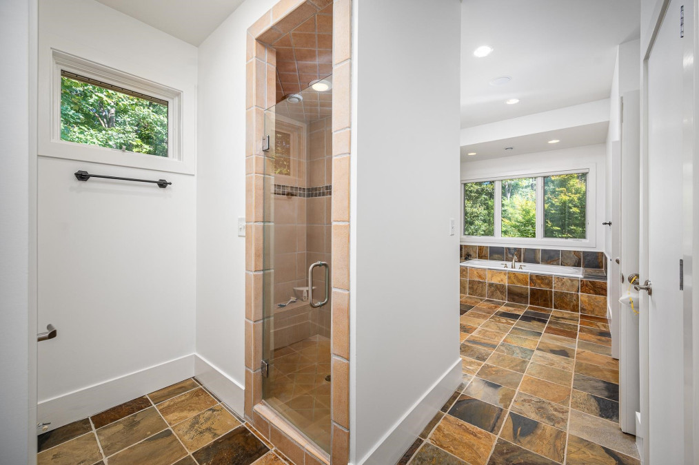 410 Woodgate Dr Chapel Hill, NC 27516