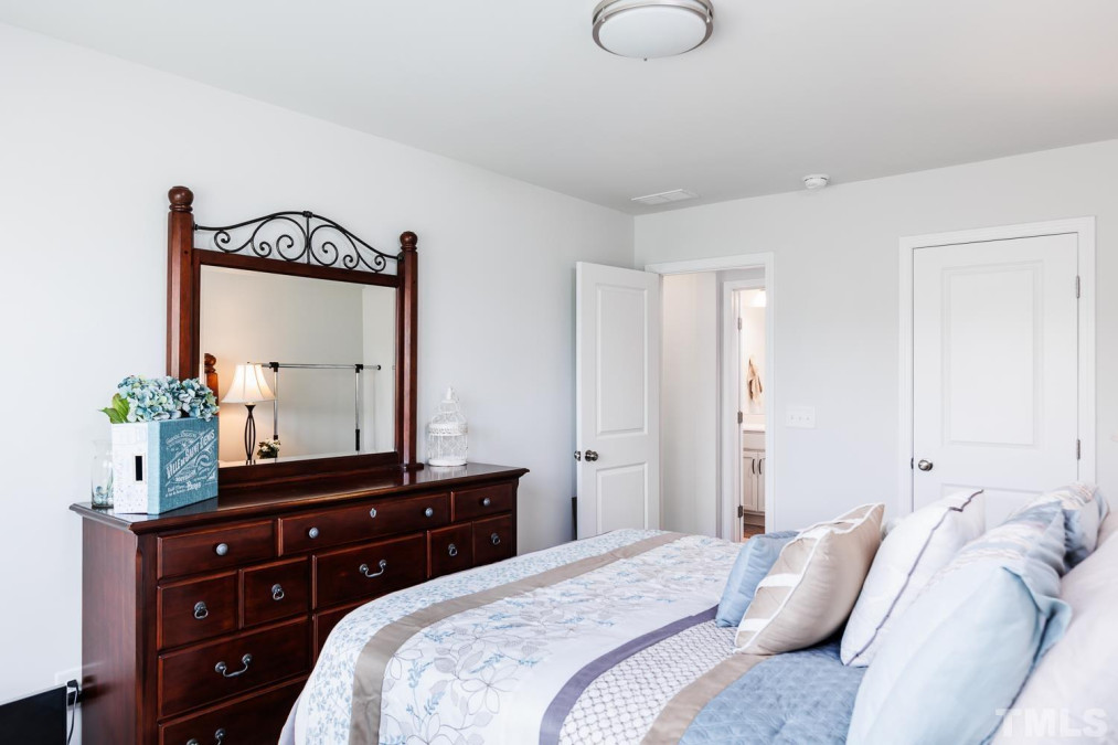 2842 Lanasa Ln Apex, NC 27523