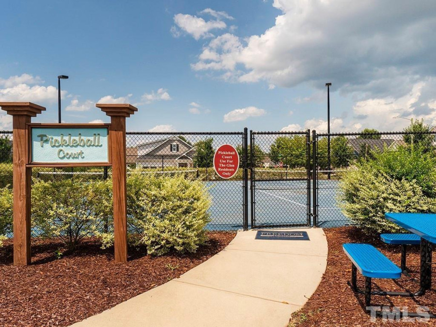 4019 Comrie Ln Burlington, NC 27215