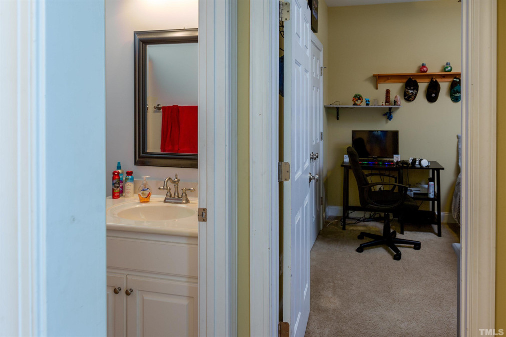12 Elmhurst Ln Willow Springs, NC 27592