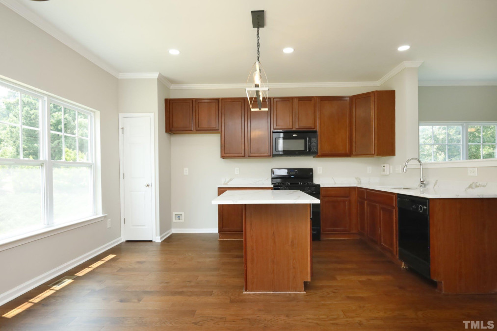 1213 Haywards Heath Ln Apex, NC 27502