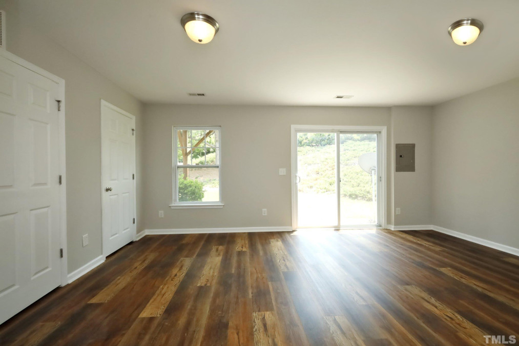 1213 Haywards Heath Ln Apex, NC 27502