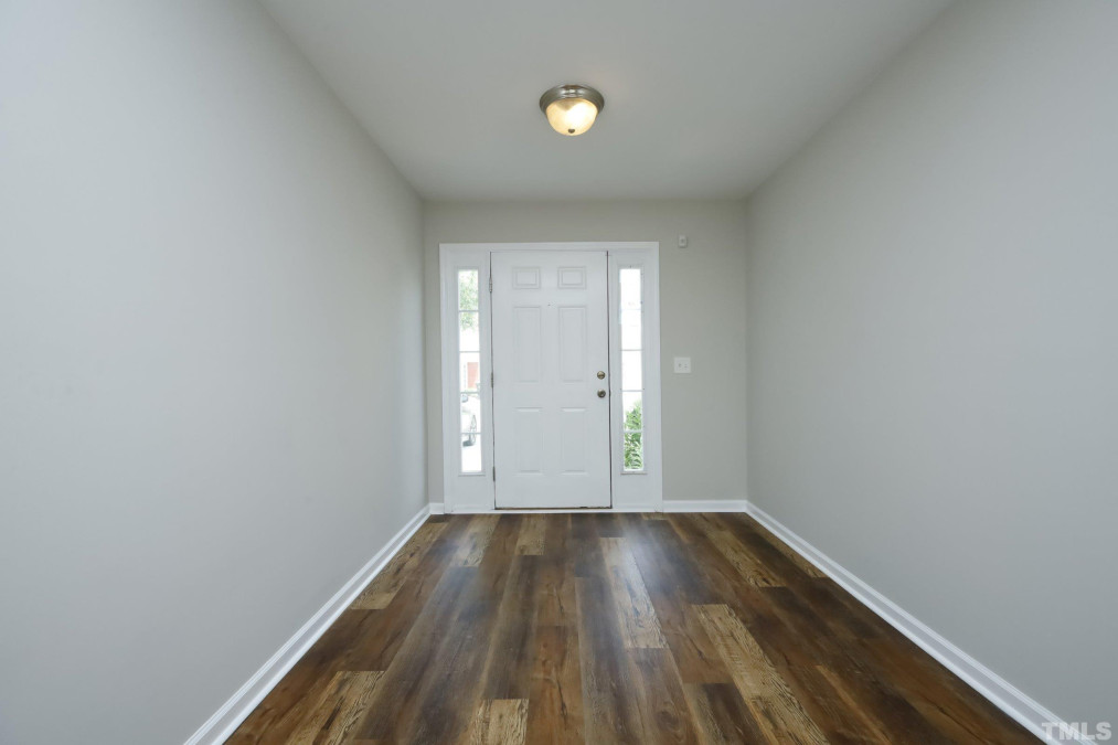 1213 Haywards Heath Ln Apex, NC 27502