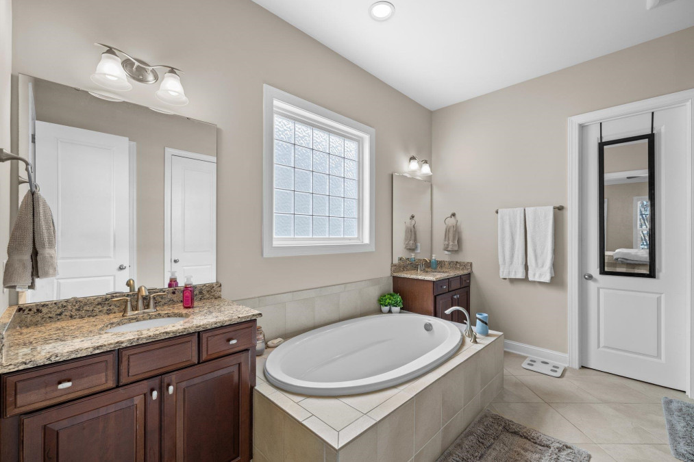 4115 Bluff Oak Dr Cary, NC 27519