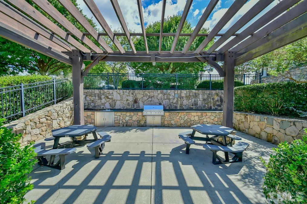52 Summersweet Ln Chapel Hill, NC 27516