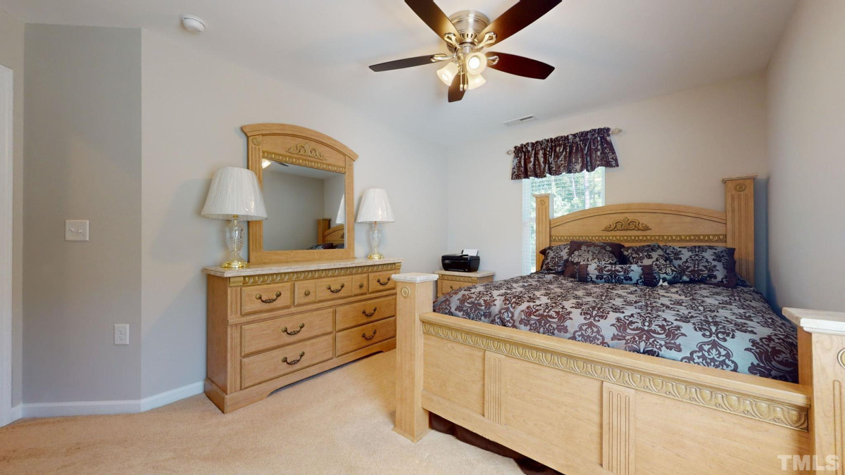 122 Bowerbank Ln Apex, NC 27539