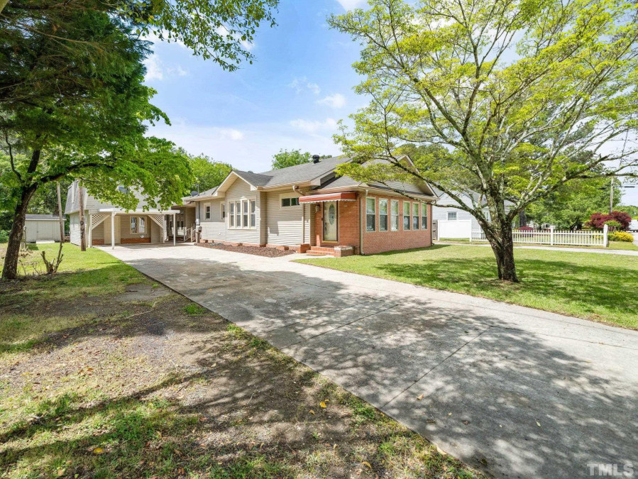 307 Canary St Dunn, NC 28334