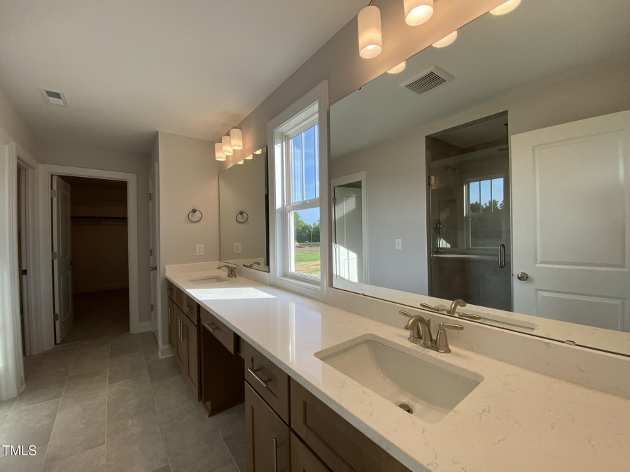 4881 Grosbeak Ct Mebane, NC 27302