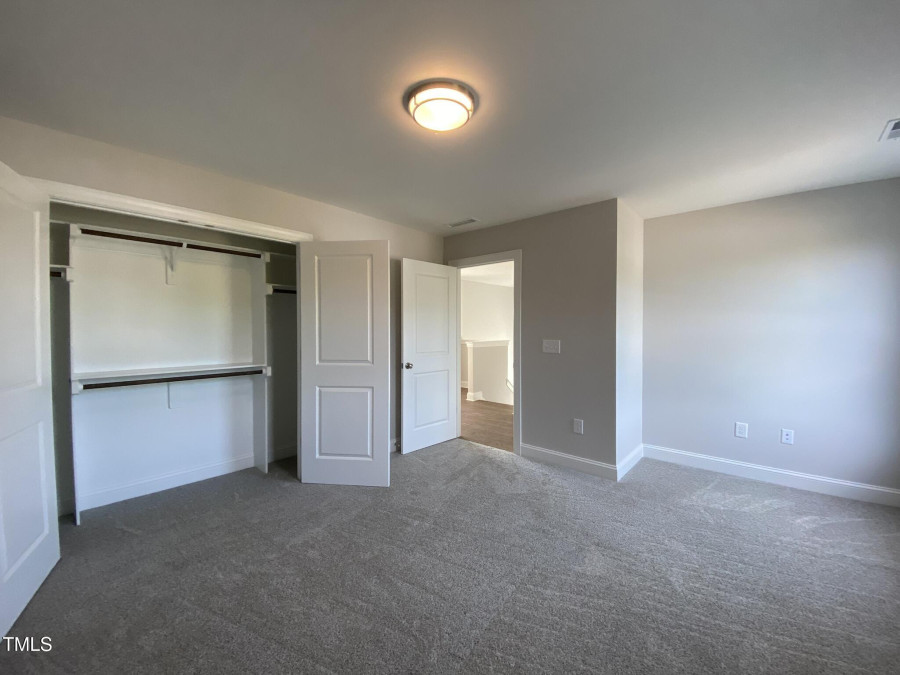 4881 Grosbeak Ct Mebane, NC 27302