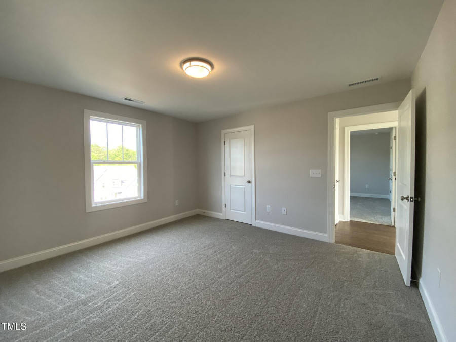 4881 Grosbeak Ct Mebane, NC 27302
