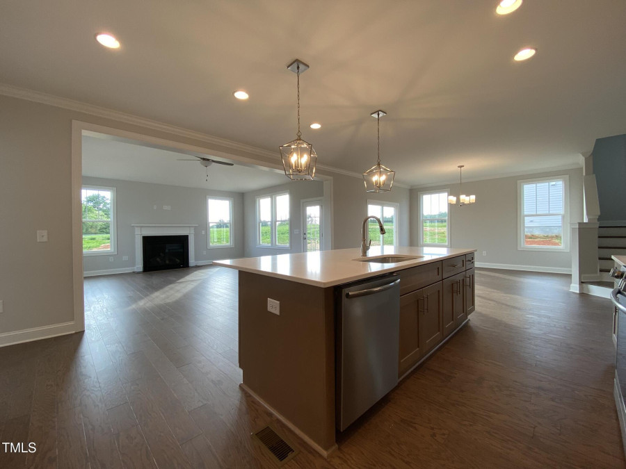 4881 Grosbeak Ct Mebane, NC 27302