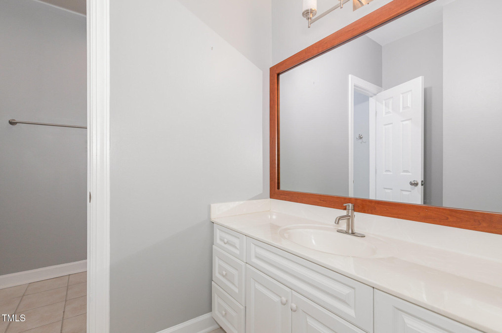 208 Camden Forest Dr Cary, NC 27518