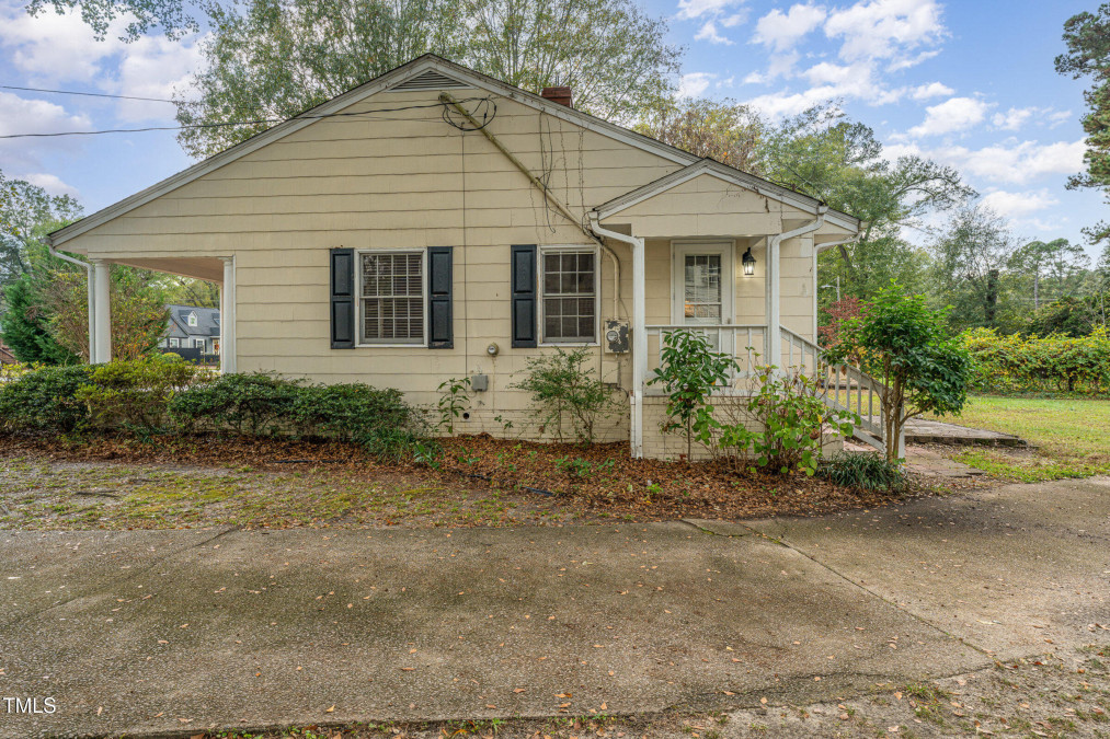 112 North St Zebulon, NC 27597